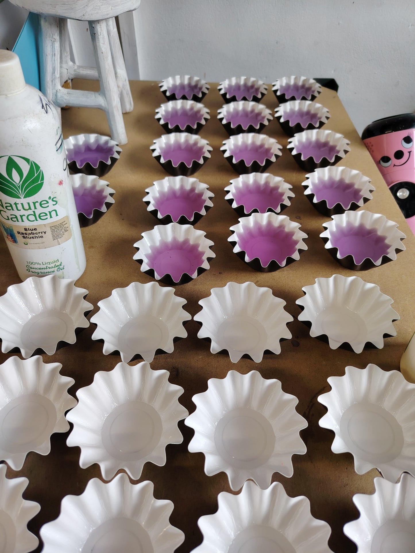 Wax melts scoop-able natural wax melts in a waxed cup in gift box