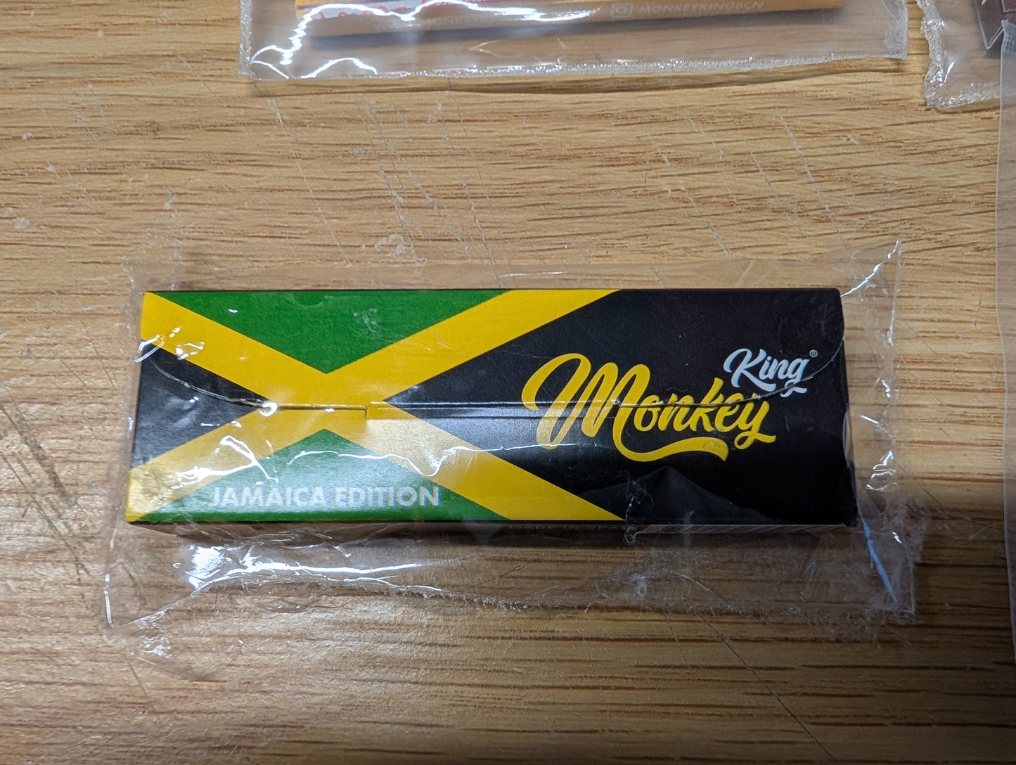 munchies ashtray set with origami papers regular size roll ups