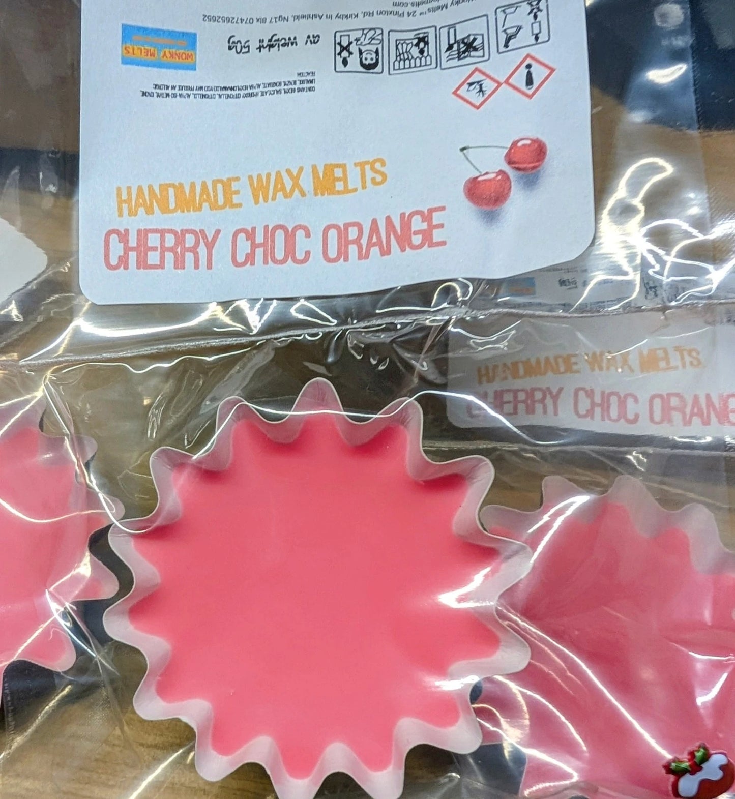 Wax melts scoop-able natural wax melts in a waxed cup in gift box xmas scents added